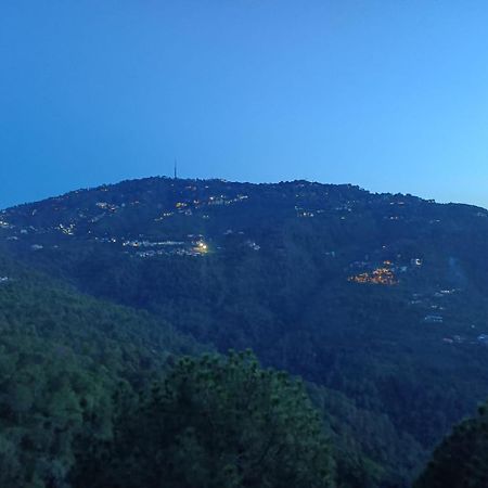 The Western Heights I Serviced Apartments I Pvt Balcony I Lift I Peacefull Area I Family Accomodation I Kasauli I By Exotic Stays Bagian luar foto