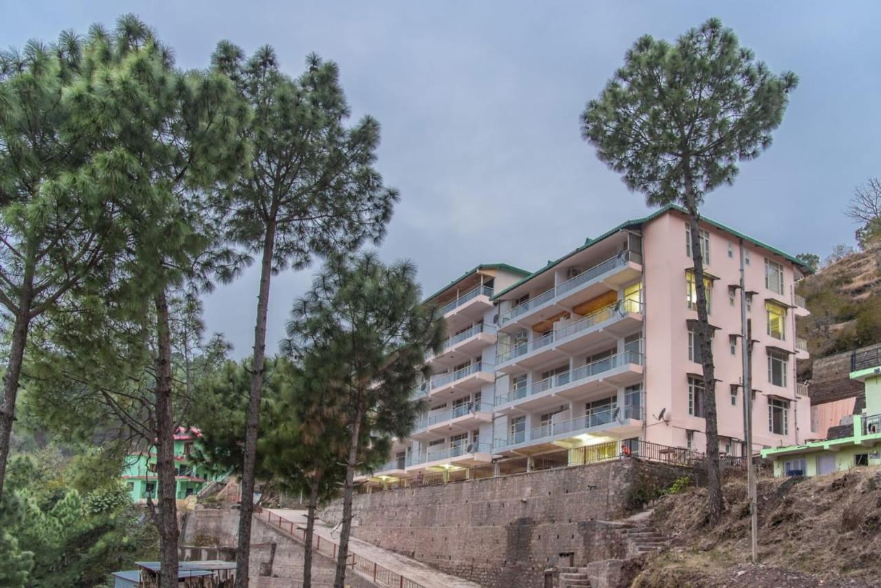 The Western Heights I Serviced Apartments I Pvt Balcony I Lift I Peacefull Area I Family Accomodation I Kasauli I By Exotic Stays Bagian luar foto