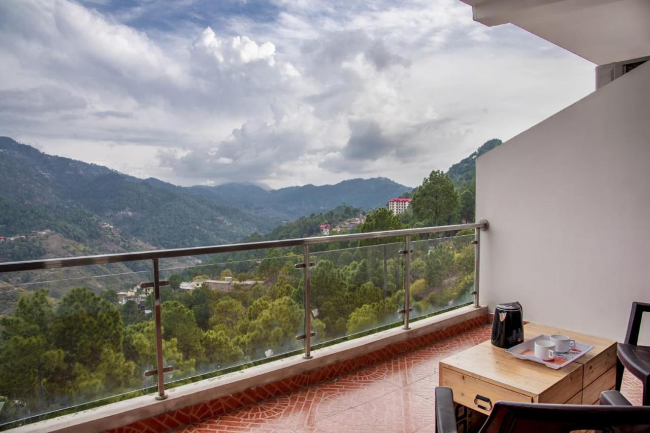 The Western Heights I Serviced Apartments I Pvt Balcony I Lift I Peacefull Area I Family Accomodation I Kasauli I By Exotic Stays Bagian luar foto