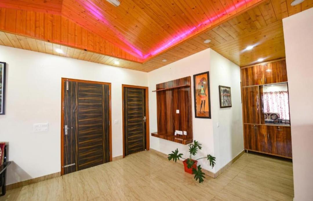 The Western Heights I Serviced Apartments I Pvt Balcony I Lift I Peacefull Area I Family Accomodation I Kasauli I By Exotic Stays Bagian luar foto