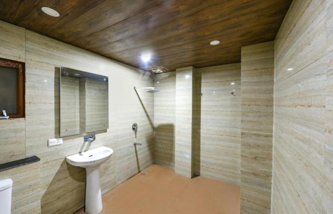 The Western Heights I Serviced Apartments I Pvt Balcony I Lift I Peacefull Area I Family Accomodation I Kasauli I By Exotic Stays Bagian luar foto