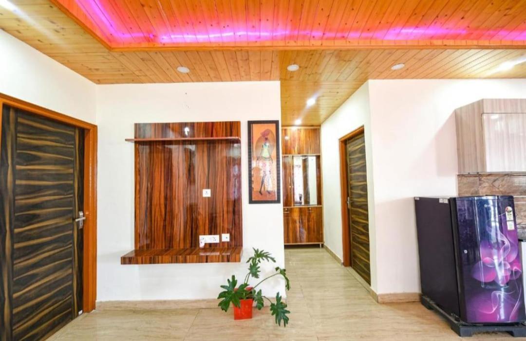 The Western Heights I Serviced Apartments I Pvt Balcony I Lift I Peacefull Area I Family Accomodation I Kasauli I By Exotic Stays Bagian luar foto